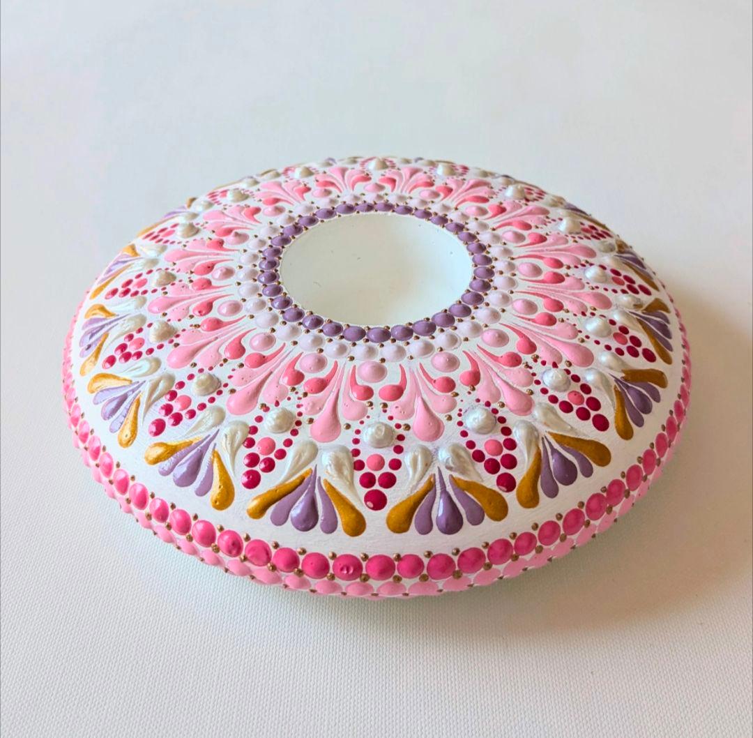 装飾的なキャンドルホルダー