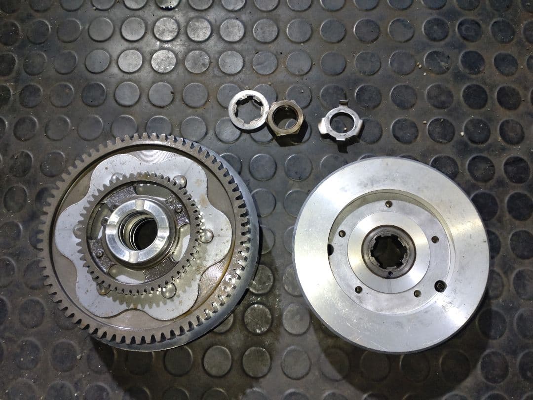 XJR400 クラッチハウジング部品 美品