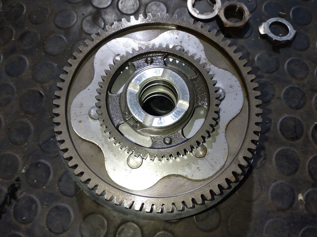 XJR400 クラッチハウジング部品 美品