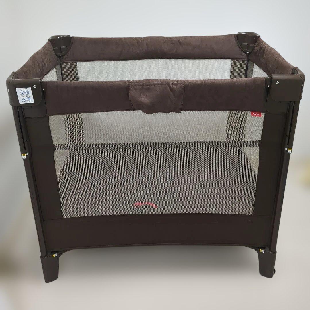 アップリカ　ココネルエアープラス　チョコレートブラウン　ベビーベッド