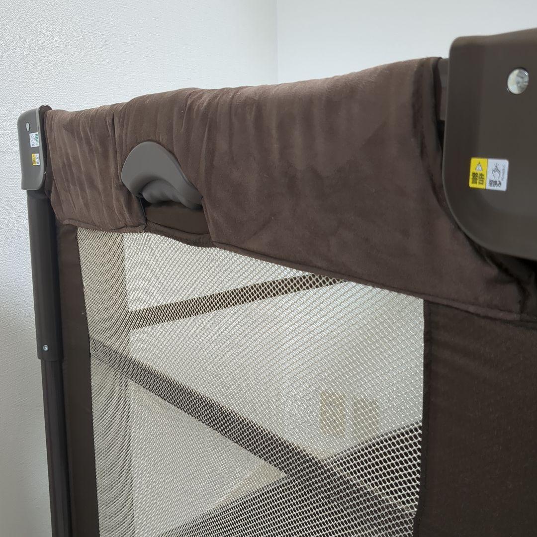 アップリカ　ココネルエアープラス　チョコレートブラウン　ベビーベッド