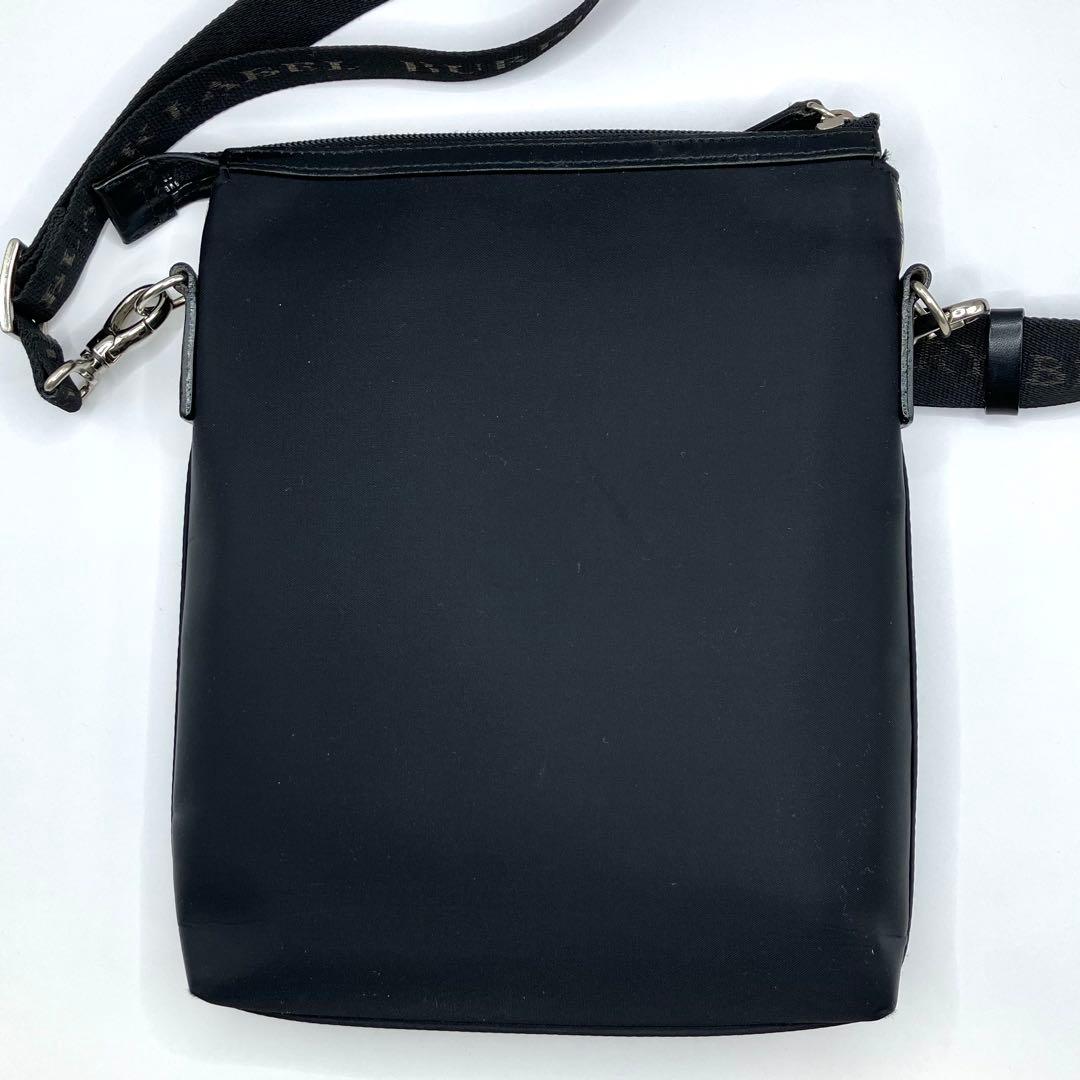 【美品】バーバリー　ブラックレーベル　ショルダーバッグ　サコッシュ　ノバチェック