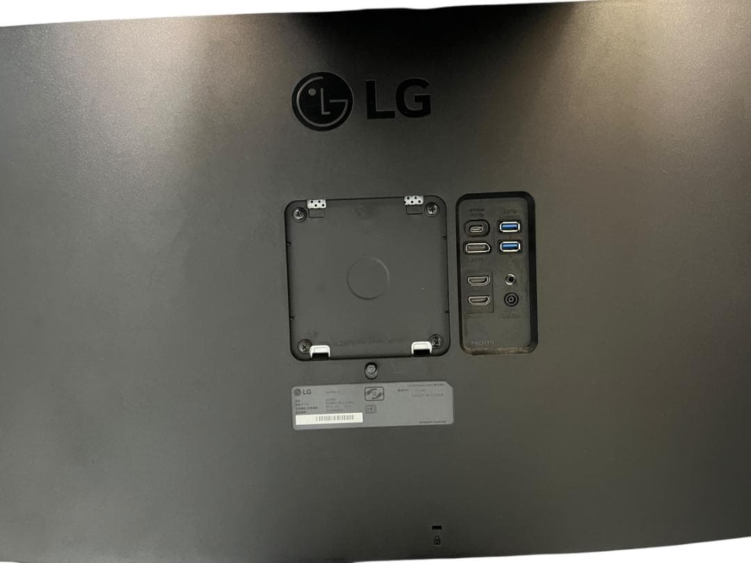 LG 32UN860-B ディスプレイ本体