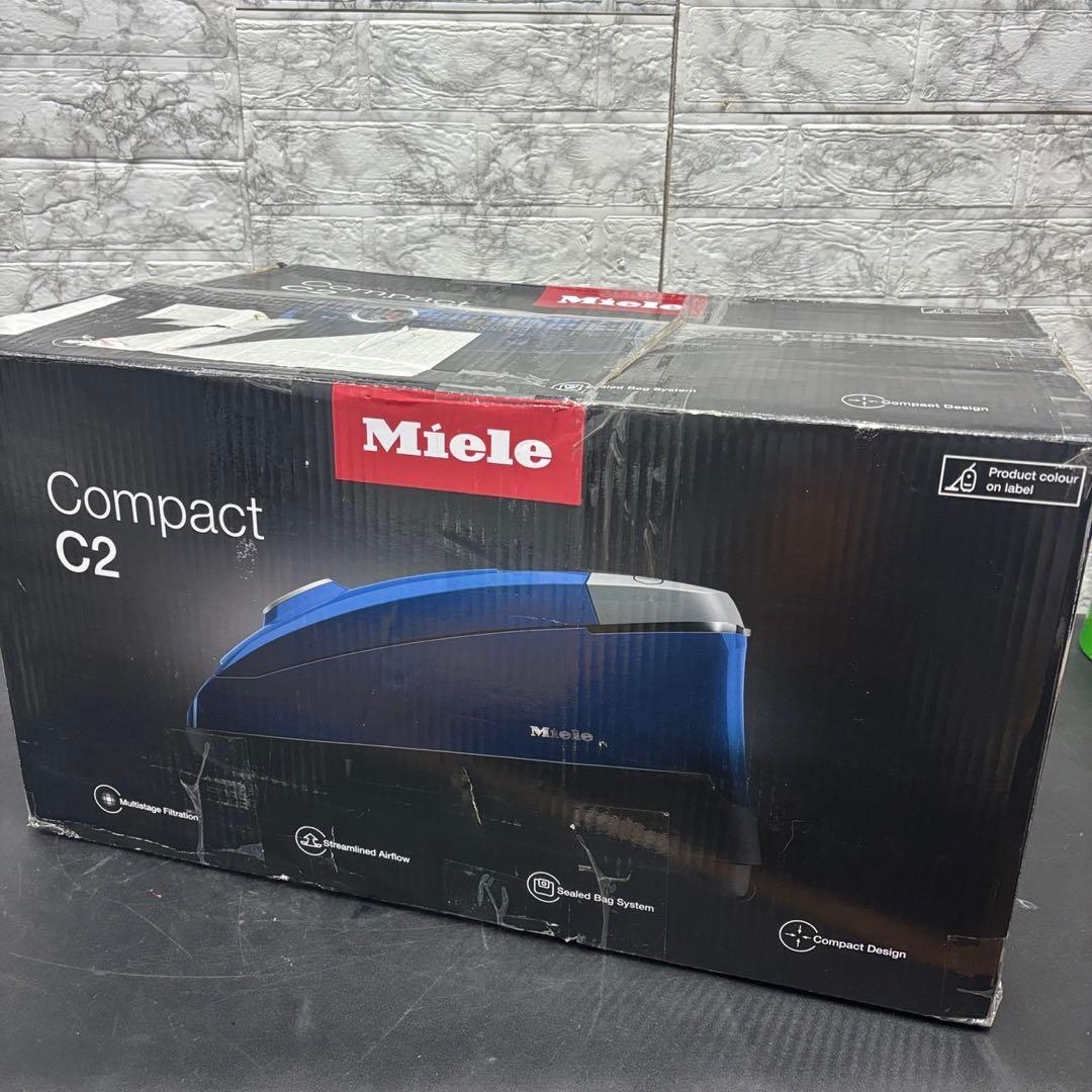 42　未使用品　ミーレ　掃除機　オータムレッド コンパクトc2　送料無料