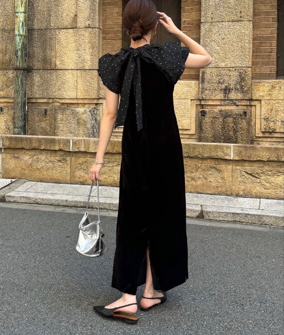 黒いベルベットパーティードレス