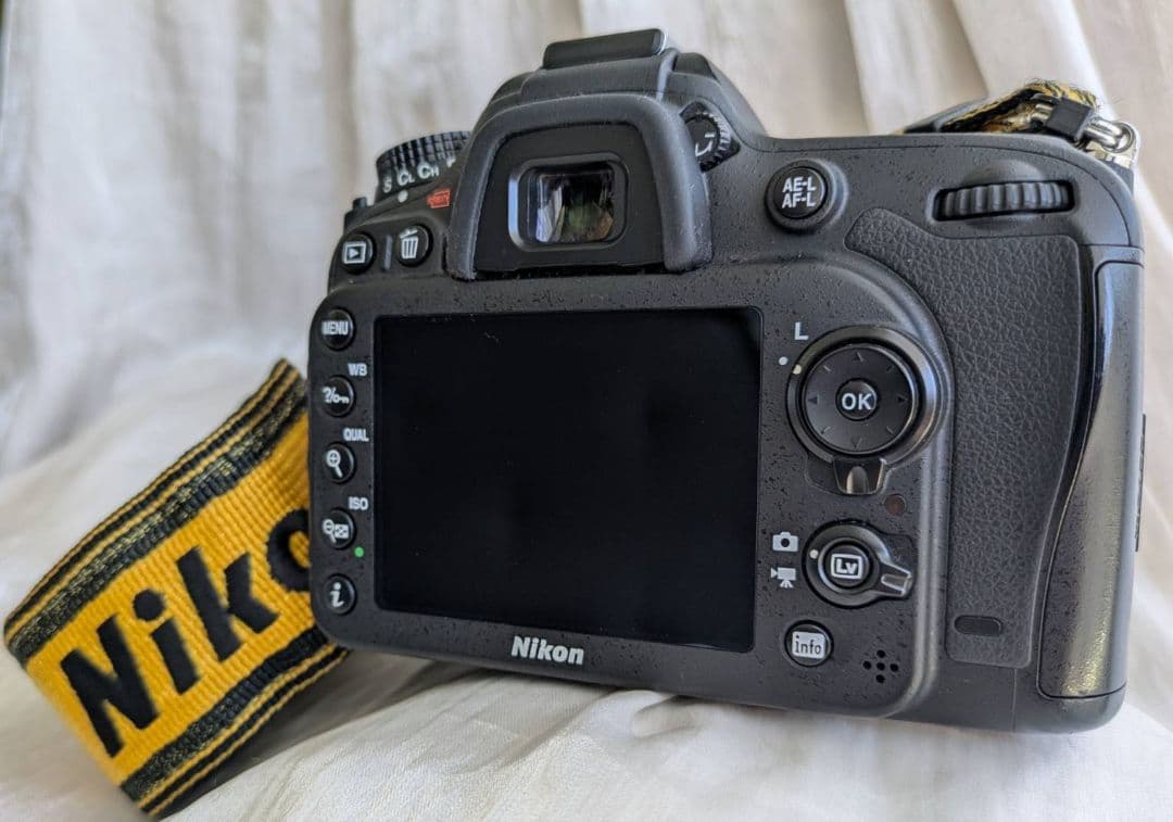 Nikon D7100 デジタル一眼レフカメラ