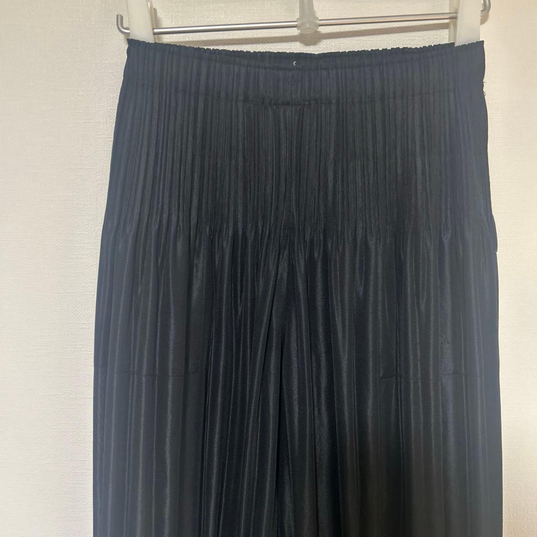 プリーツプリーズ　フラッフィーパンツ