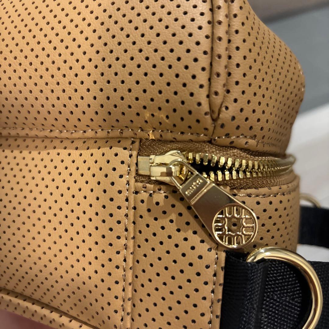 未使用ムータマリン CONTINUA パンチングエシカルレザーカートポーチ