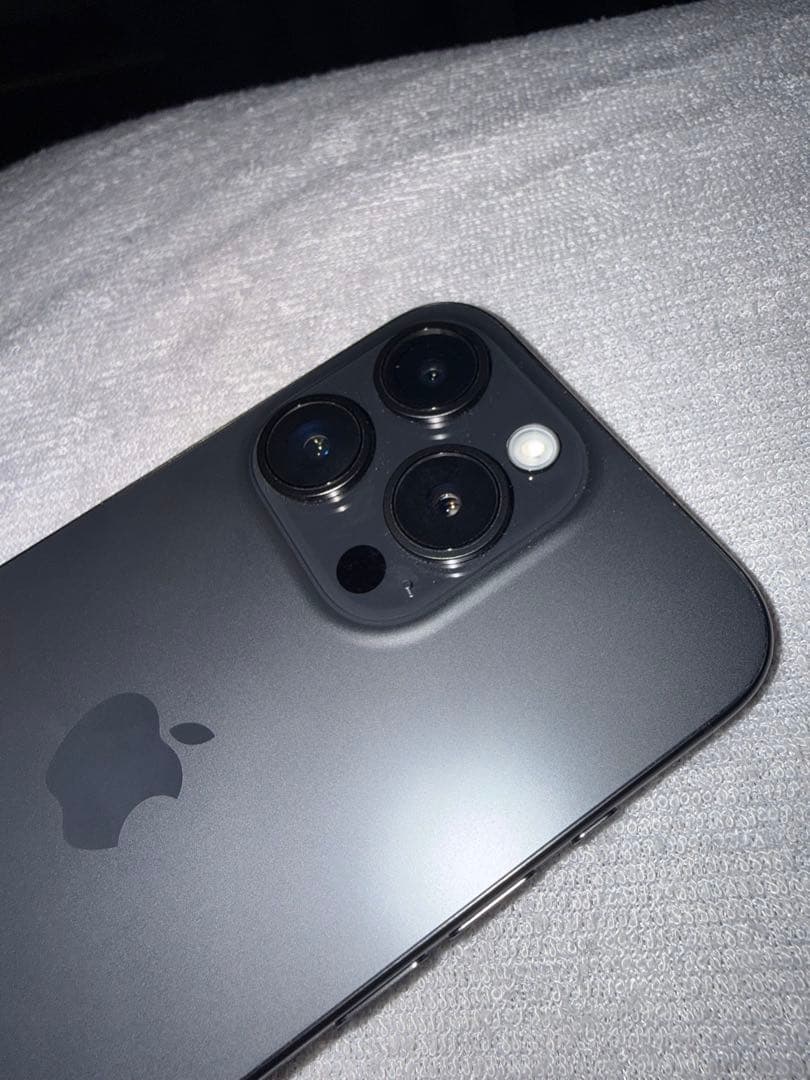 ケース付きsimフリーiPhone 15 Pro 256GB 86% 美品