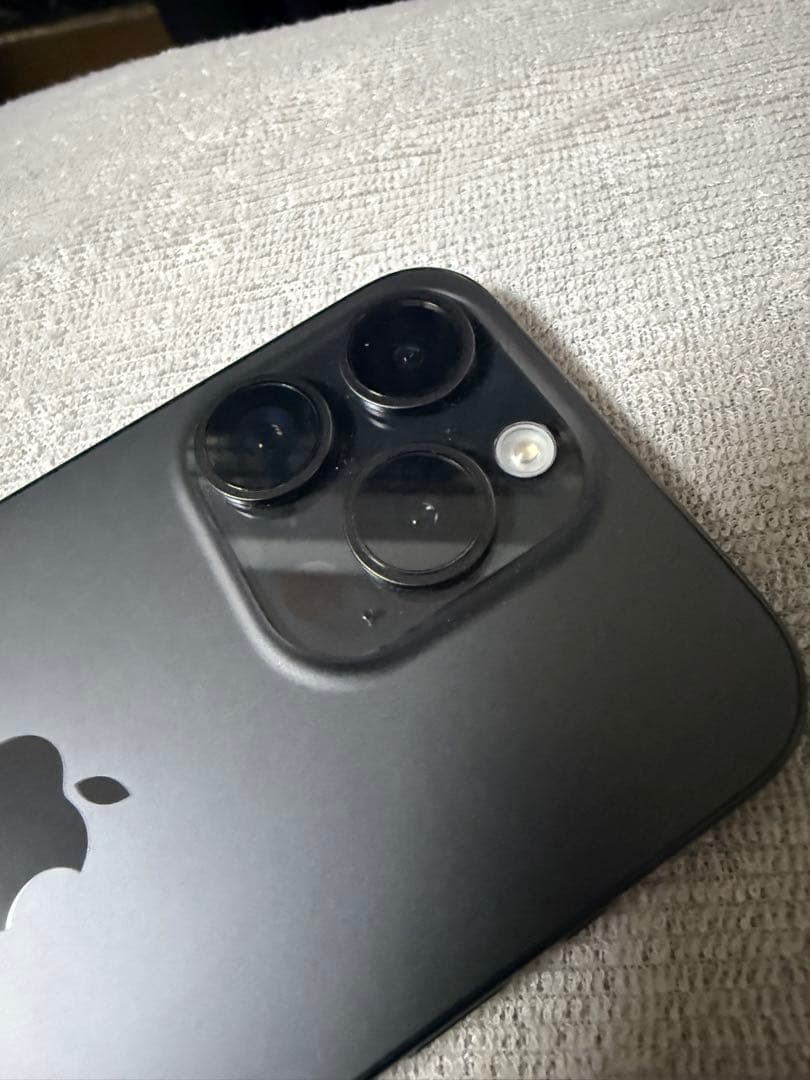 ケース付きsimフリーiPhone 15 Pro 256GB 86% 美品