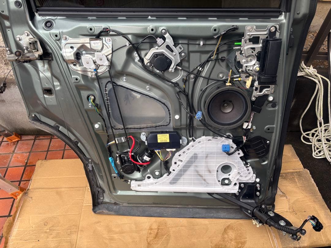 デリカD5（CV5W）　左リアスライドドア