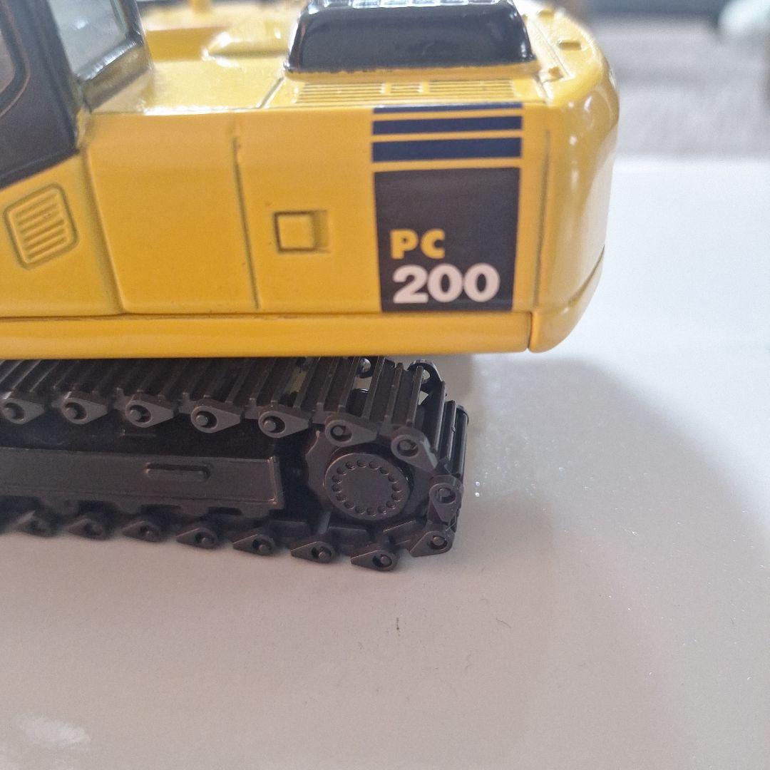 KOMATSUのダイキャスト重機4台、セットです