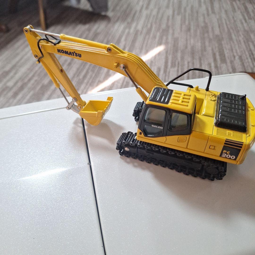 KOMATSUのダイキャスト重機4台、セットです