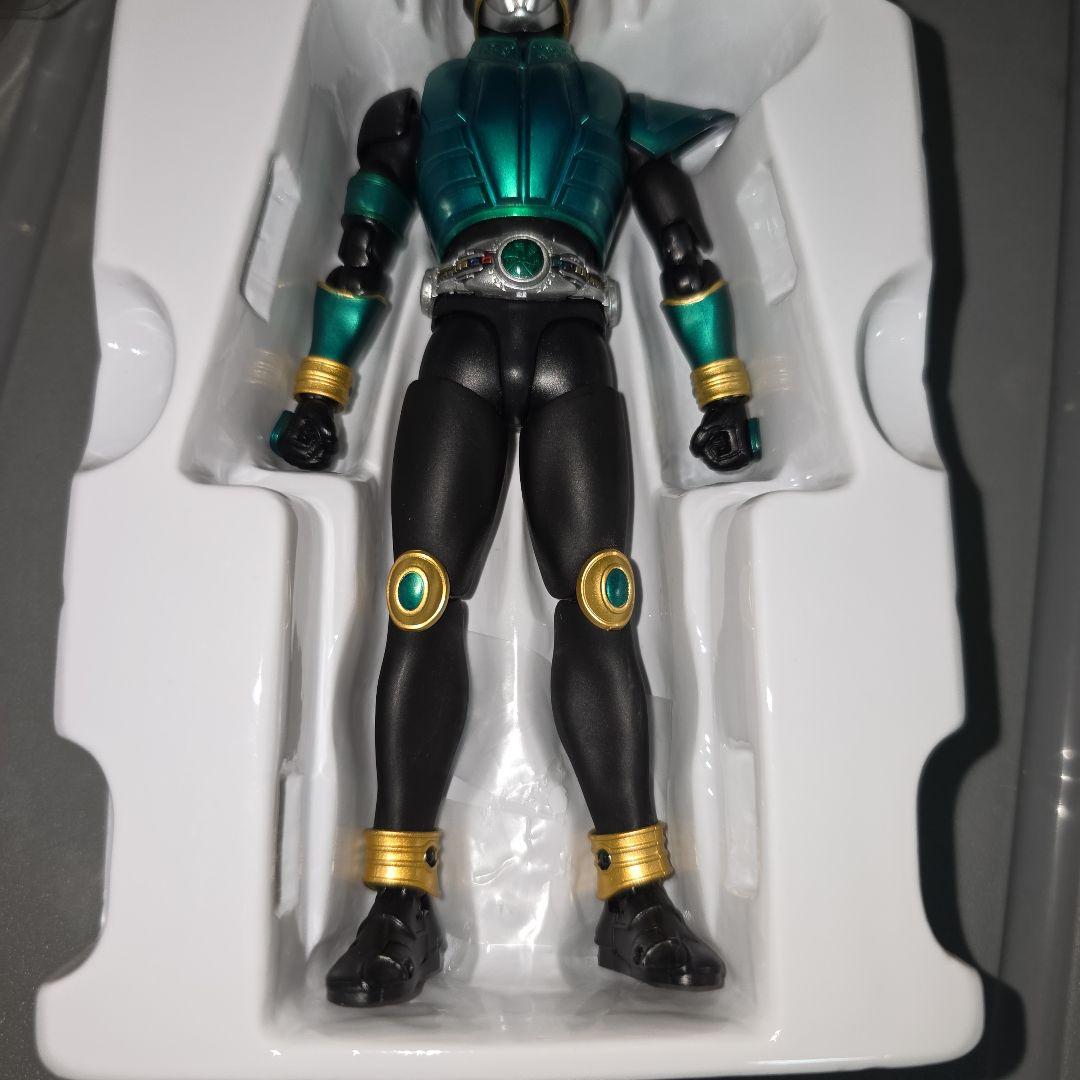 s.h　真骨彫製法　仮面ライダークウガ　ペガサスフォーム　フィギュア　真骨頂