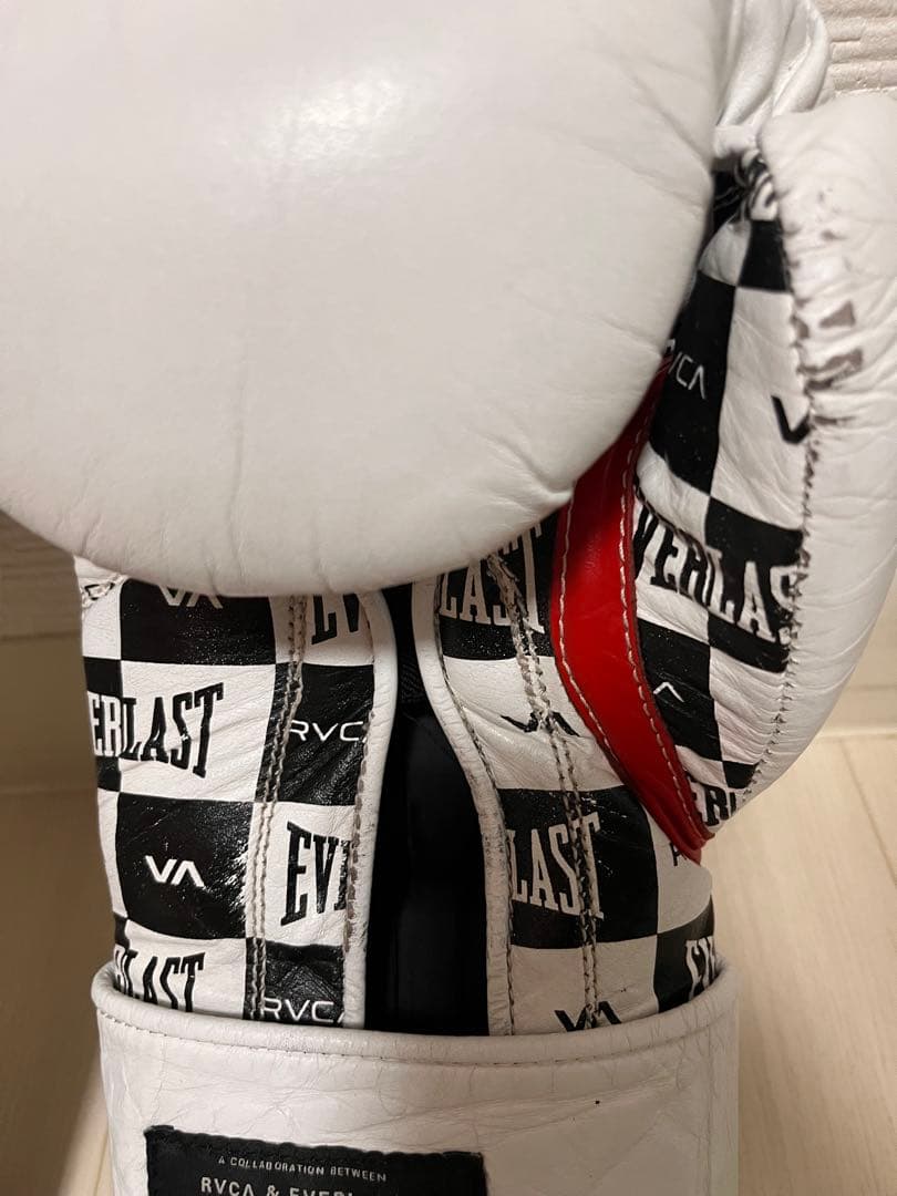 RVCA & EVERLAST 14 oz ボクシンググローブ 中古品