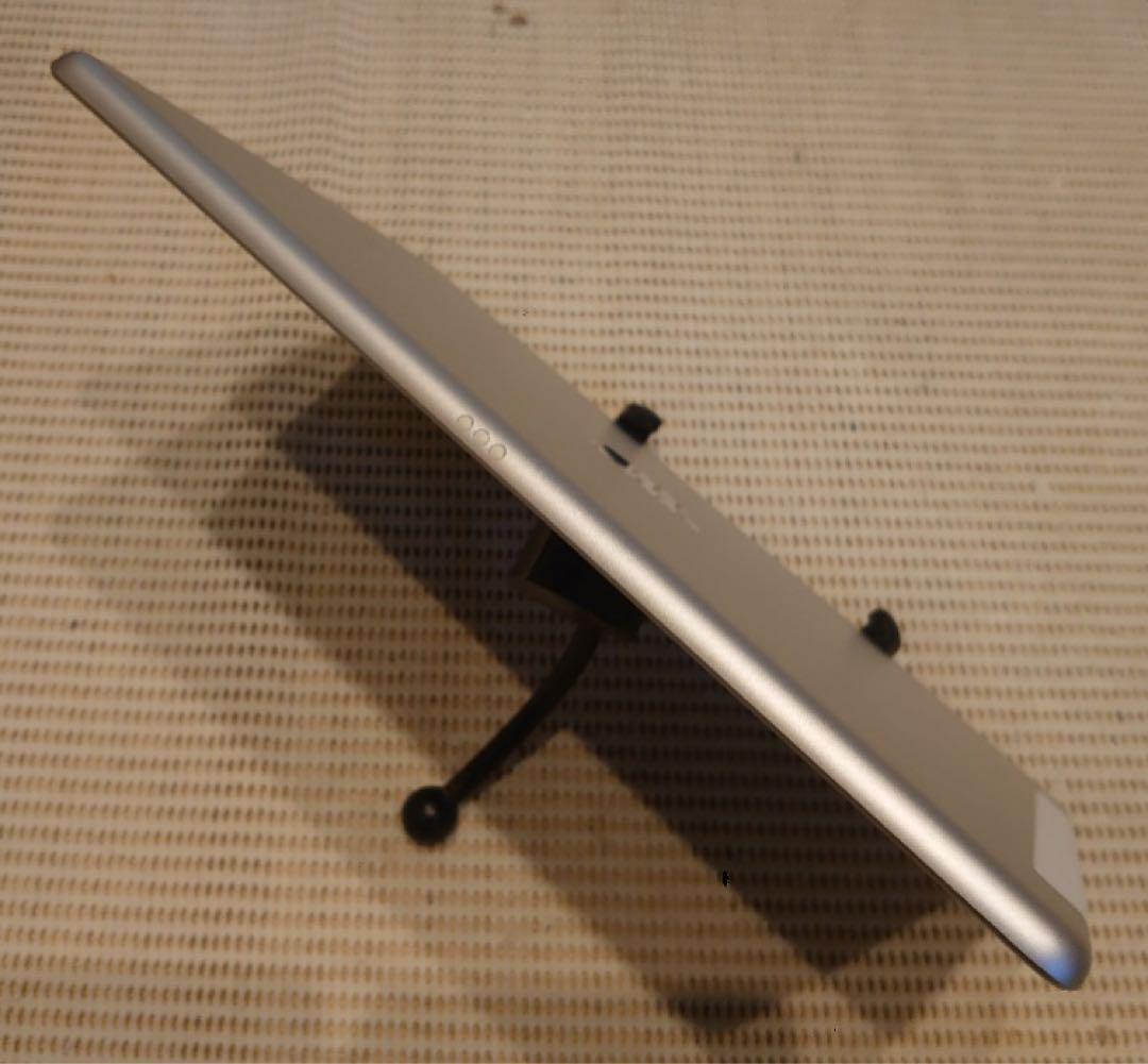 完動品SIMフリーiPad第7世代(A2198)本体32GB送料込4MDFV