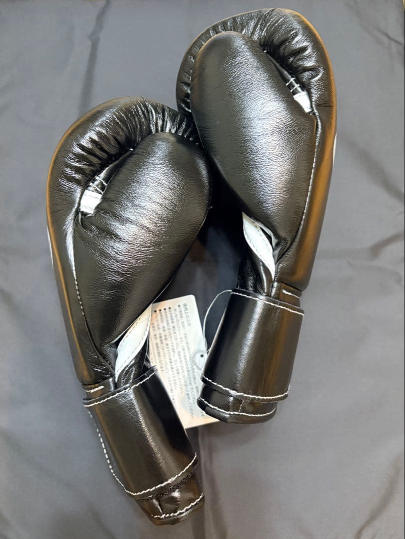 新品　未使用　ウイニングボクシンググローブ黒8oz