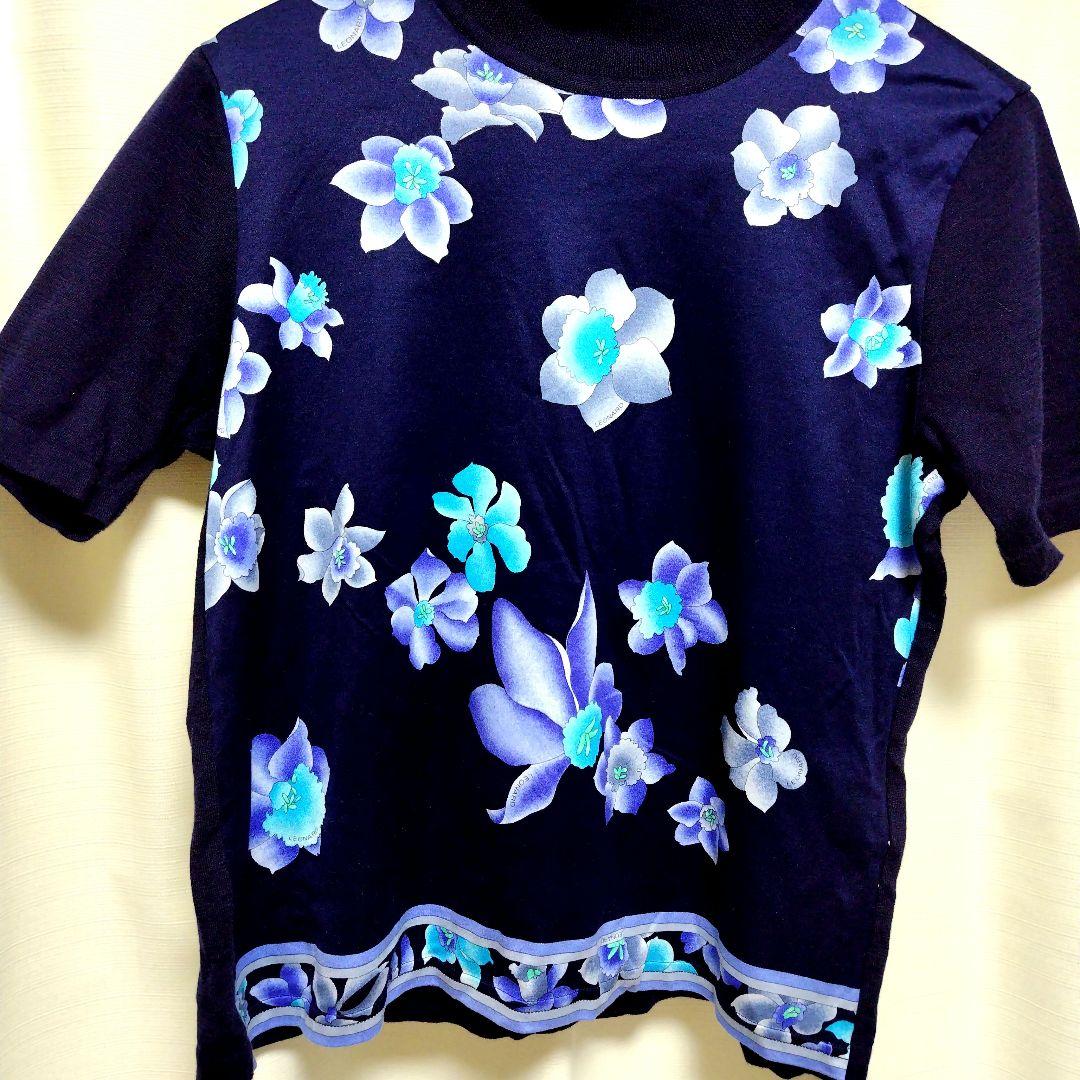 花柄タートルネックTシャツ ネイビー