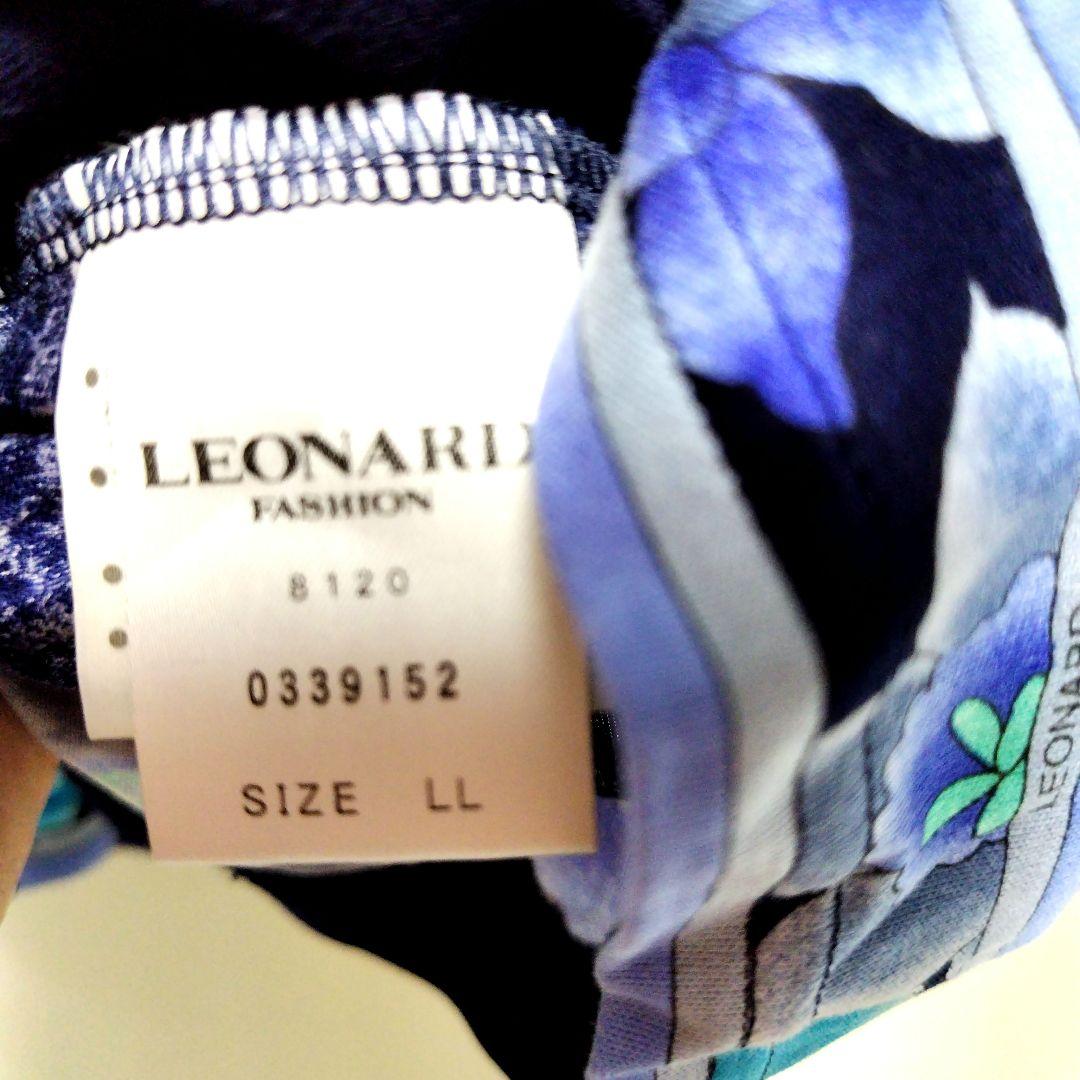 花柄タートルネックTシャツ ネイビー