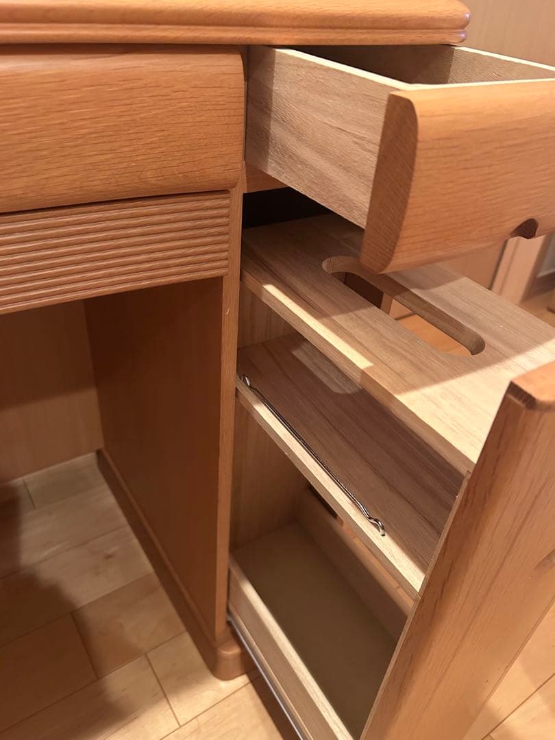 大塚家具　三面鏡ドレッサー（椅子も別途出品）