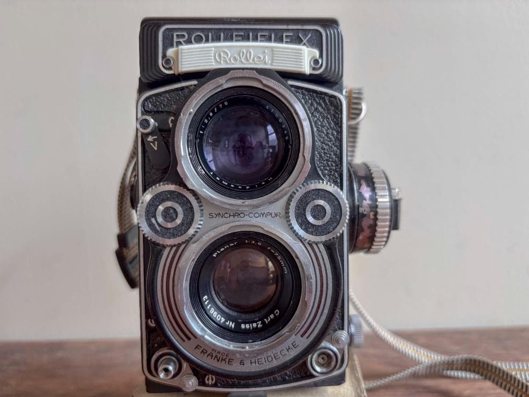 値下依頼お断り　ローライフレックス　プラナー７５ミリ　F3.5　実働品　機関良好