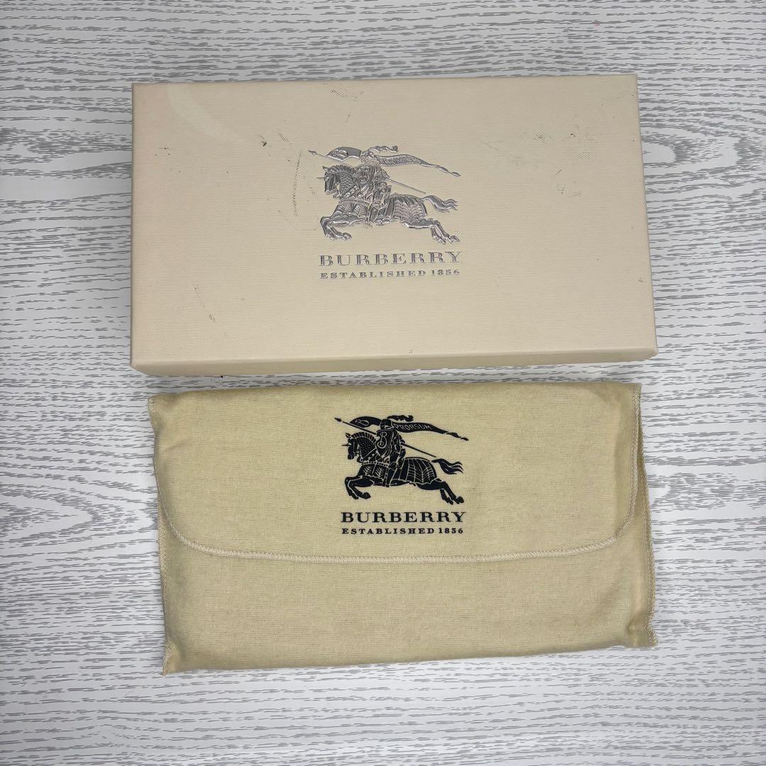 美品　Burberry バーバリー　長財布　ラウンドファスナー　S36