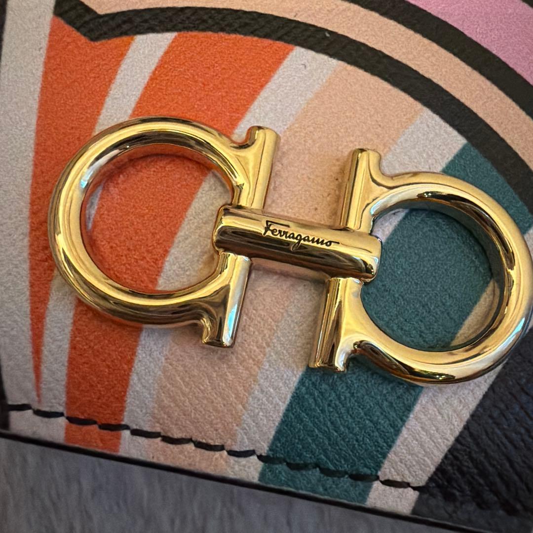 サルバトーレフェラガモ ガンチーニ コンチネンタルウォレット 新品