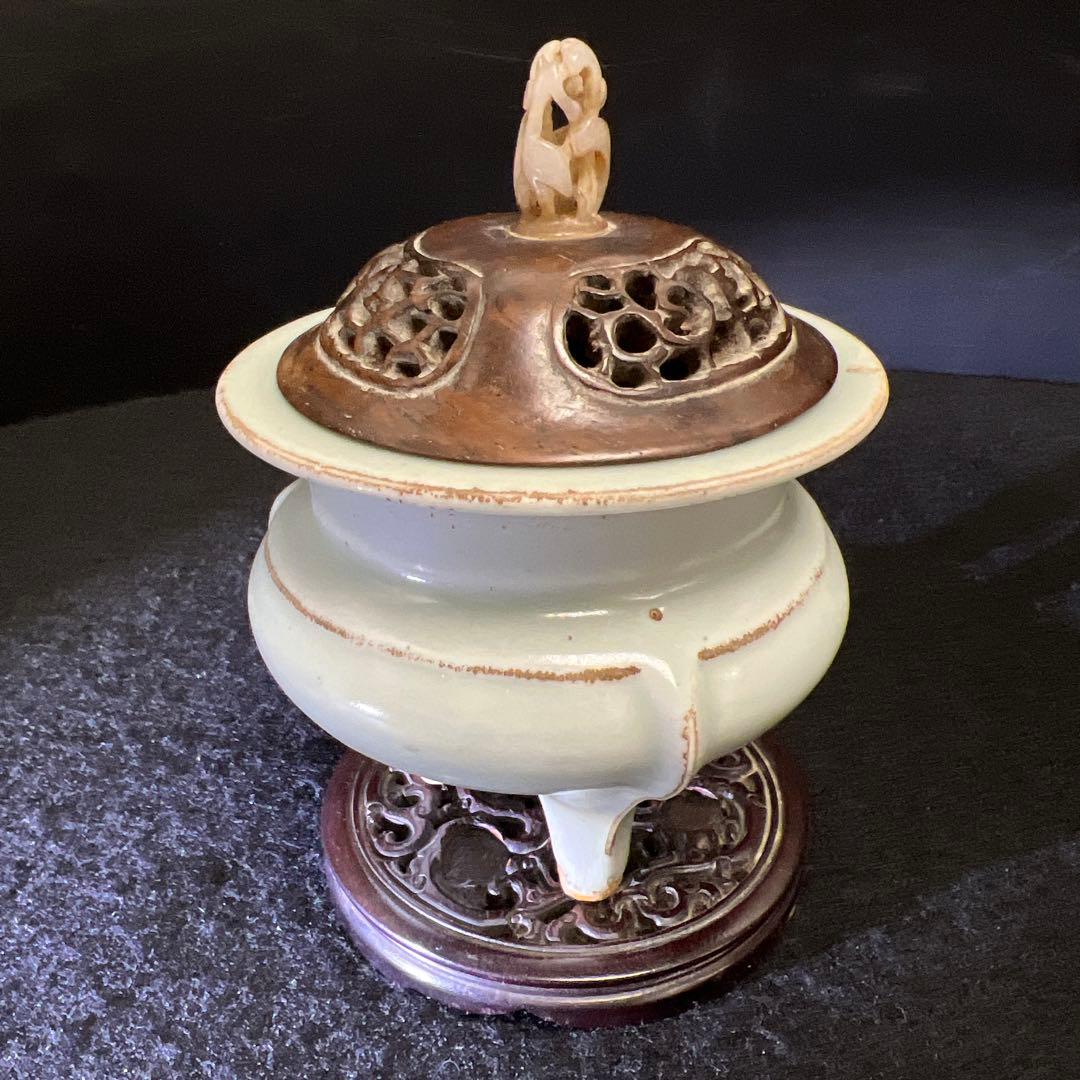 中国明時代　龍泉窯　白砡摘唐木台青磁香炉　木箱付　東Y8-0128☆2Fトカサ