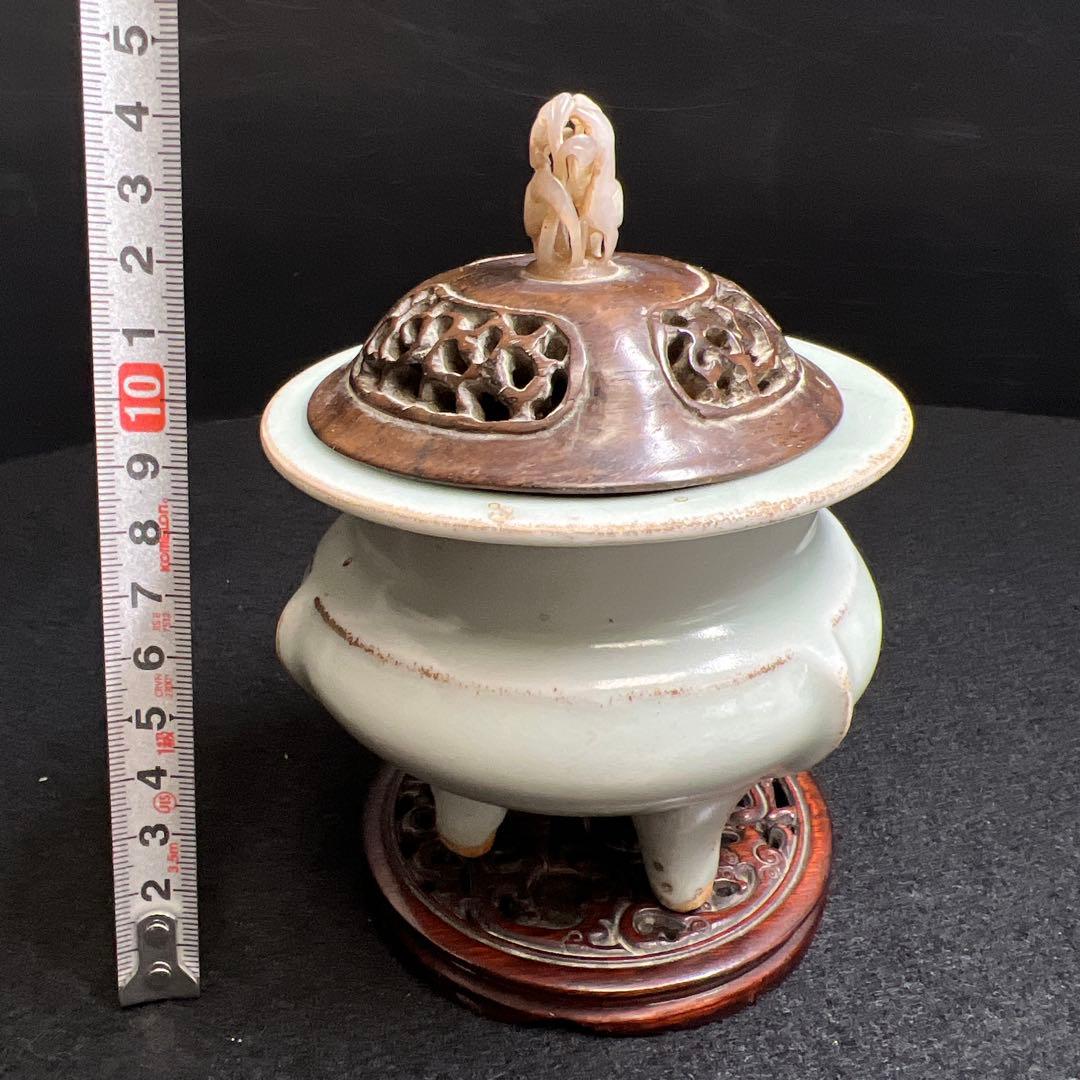 中国明時代　龍泉窯　白砡摘唐木台青磁香炉　木箱付　東Y8-0128☆2Fトカサ