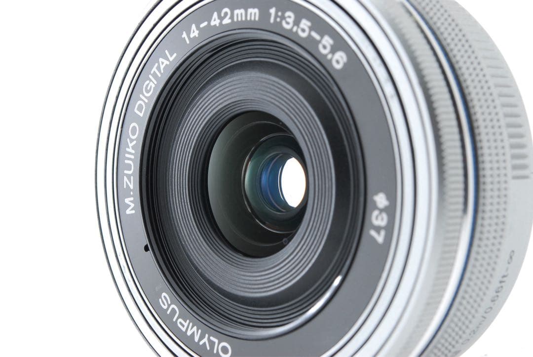✨極美品✨オリンパス 標準レンズ 14-42mm EZ❤️超小型軽量電動ズーム！