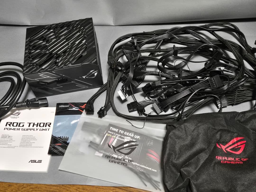 電源ユニット ASUS ROG THOR 850W PLATINUM