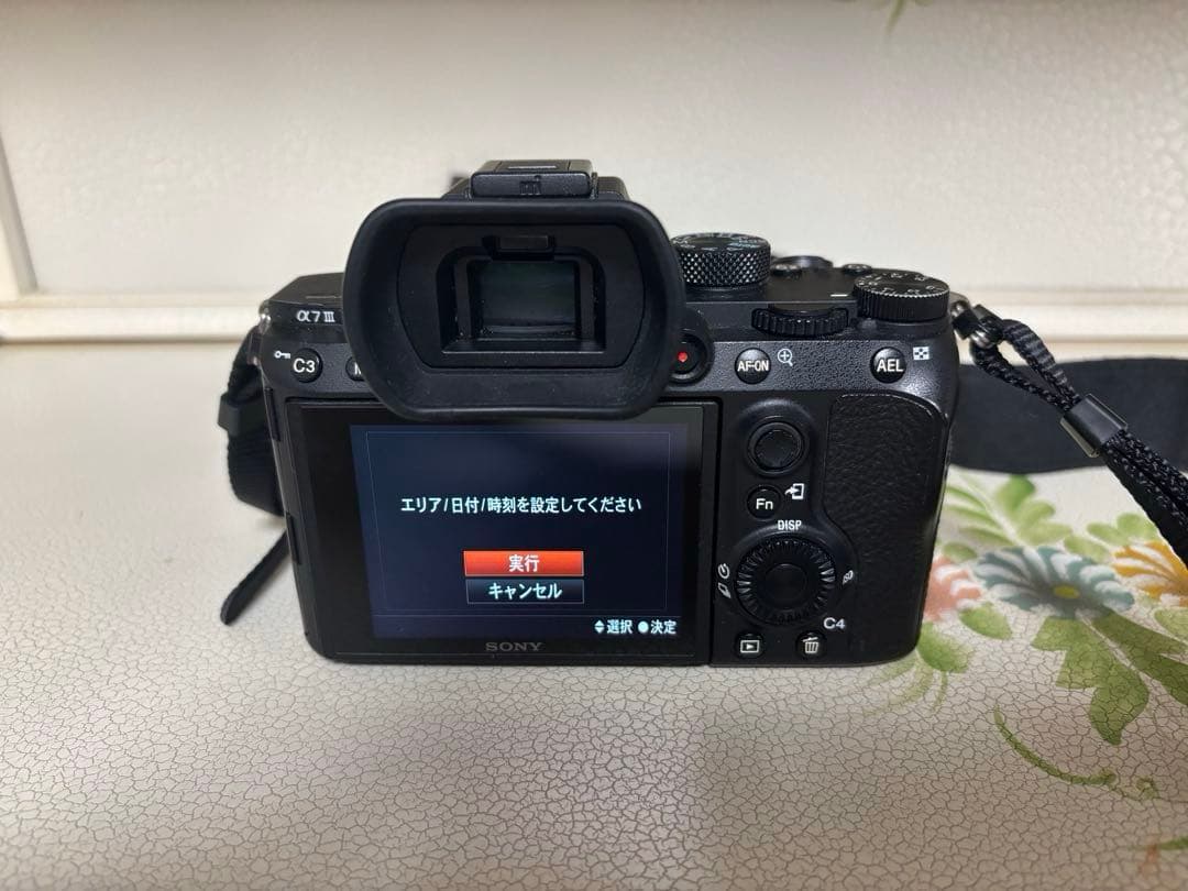 SONY α7 III 本体 バッテリー2個/ストラップ/アイカップ