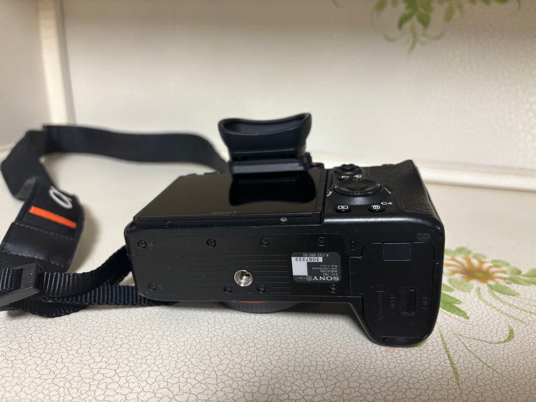 SONY α7 III 本体 バッテリー2個/ストラップ/アイカップ
