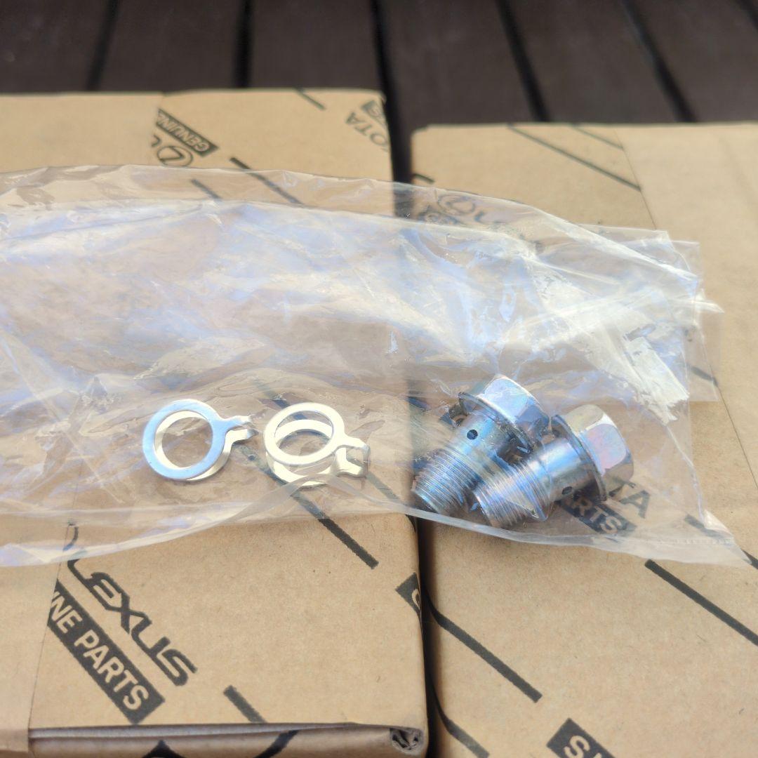 ２０系アルファード・ヴェルファイアの左右リアブレーキキャリパー