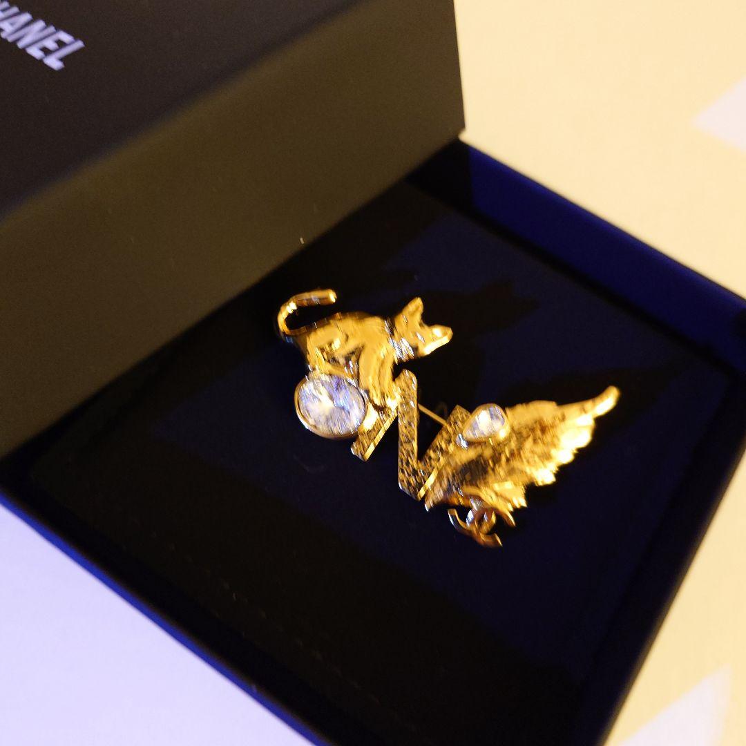 CHANEL 猫ブローチ クリスマス限定 2025