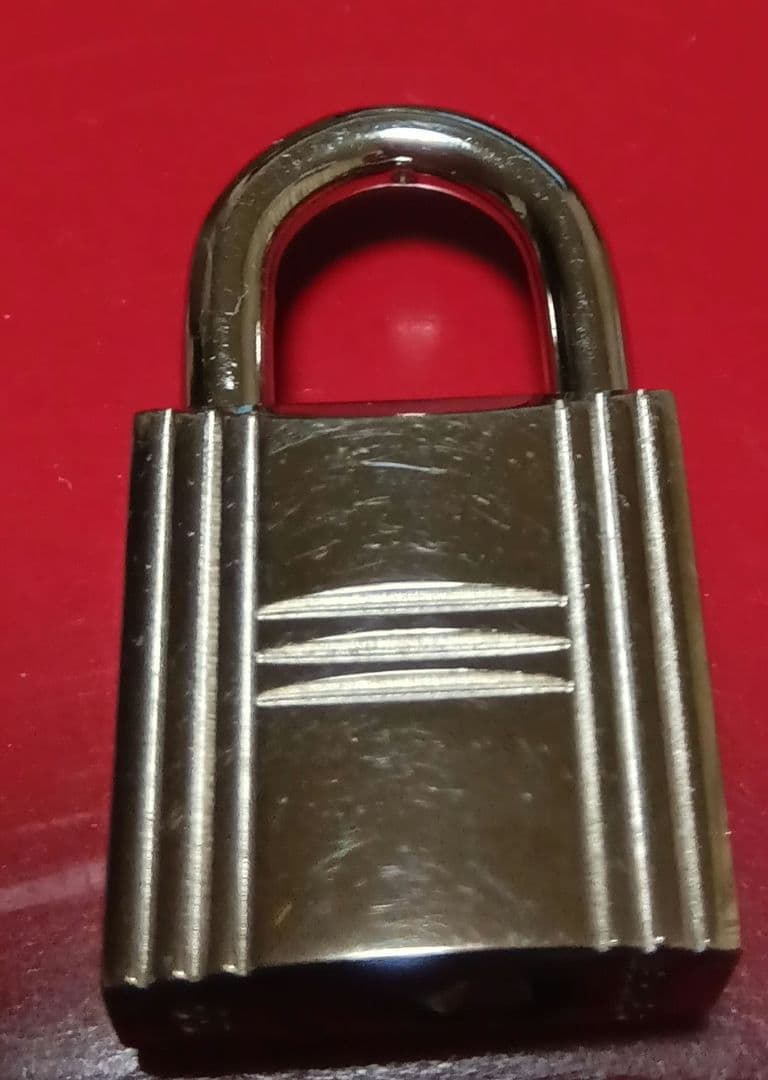 ねね様限定　HERMES エルメス　カデナ　パドロック　鍵（55番）　シルバー