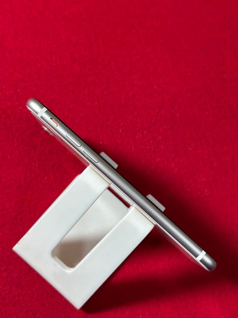 【9787】iPhone SE3第3世代スターライト 64GB simフリー