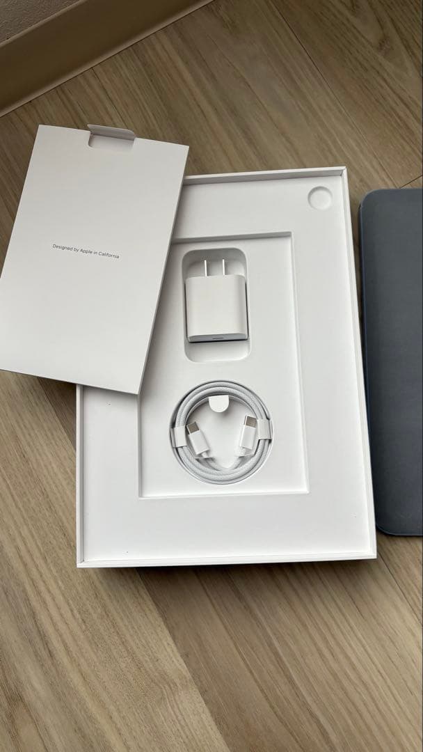 エ*ァ様 iPad (A16)11世代 Wi-Fi 128GB ブルー