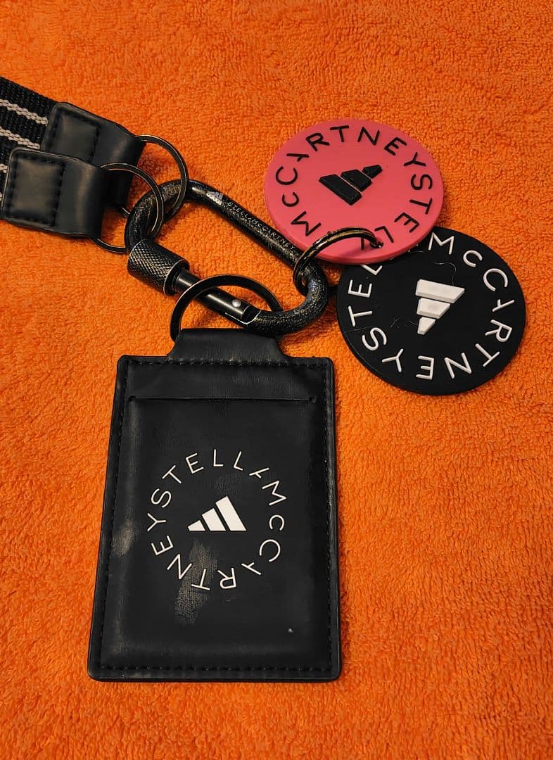 adidas by Stella McCartney ランヤード 黒 ブラック