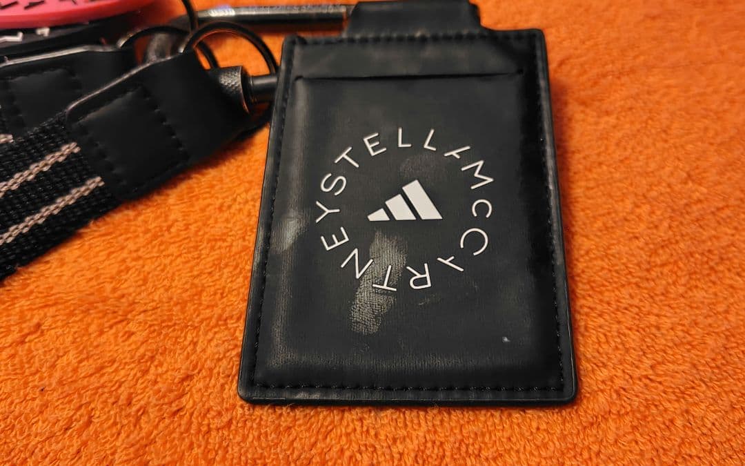 adidas by Stella McCartney ランヤード 黒 ブラック