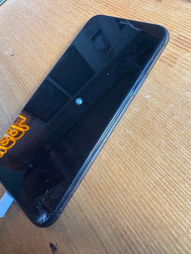 Apple iPhone 11 Pro 256GB ひび割れあり