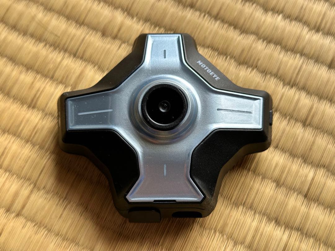 市販のヘルメットをスマート化できるHUD「MOTOEYE M6」E6