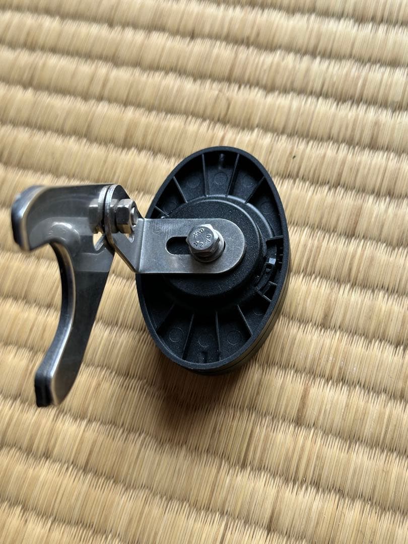 市販のヘルメットをスマート化できるHUD「MOTOEYE M6」E6