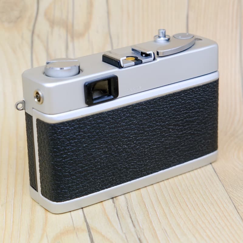 【整備品】美品 KONICA C35 Flash matic 貼り革はC35