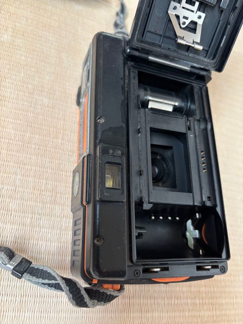 ◎コニカ 現場監督 28 WB ECOオレンジ フィルムカメラ