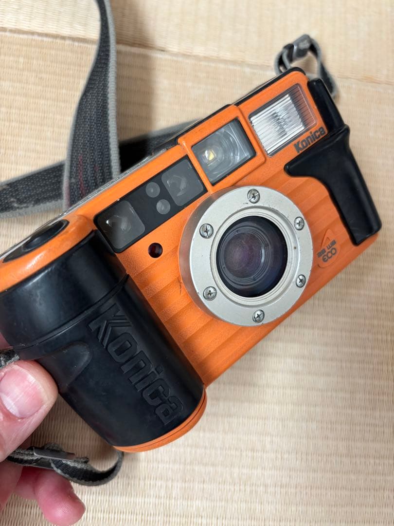 ◎コニカ 現場監督 28 WB ECOオレンジ フィルムカメラ