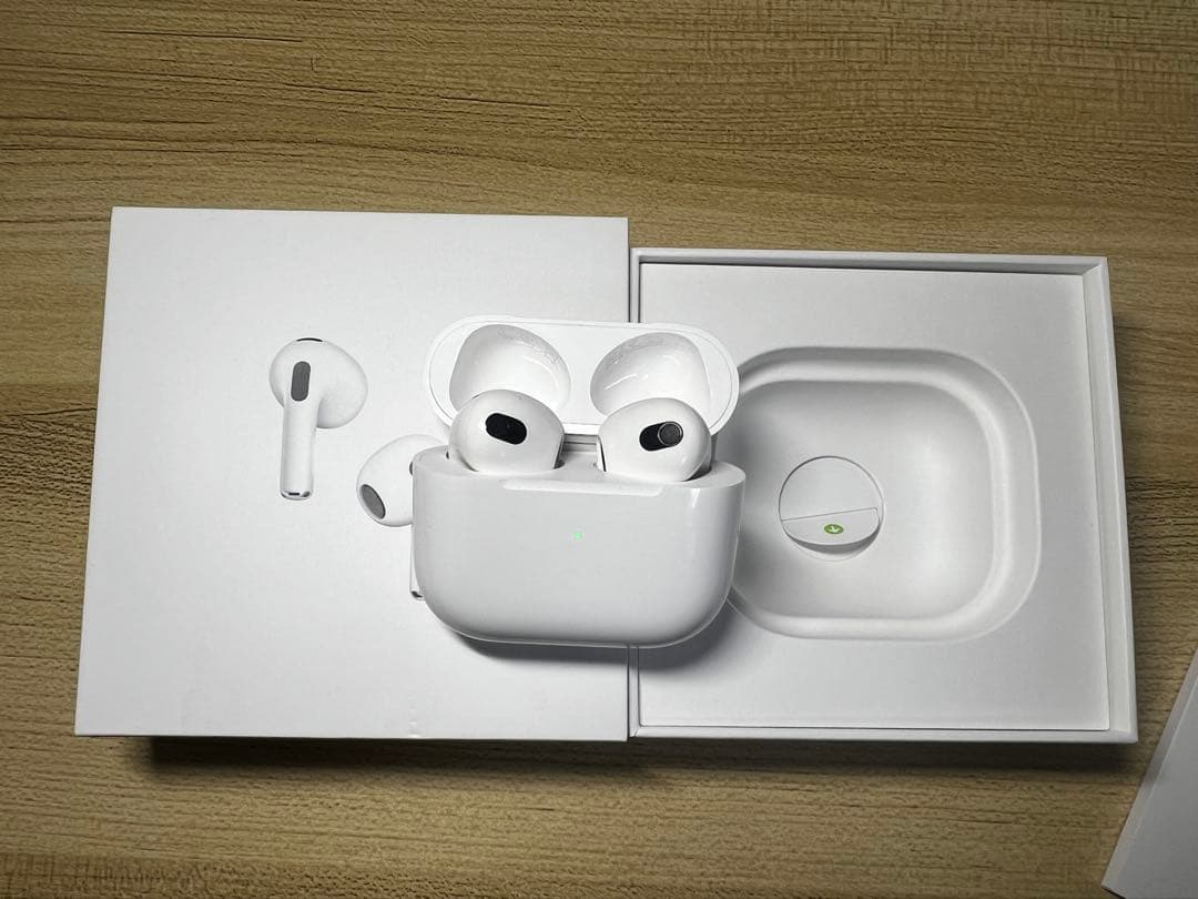 イヤホン Apple AirPods 3