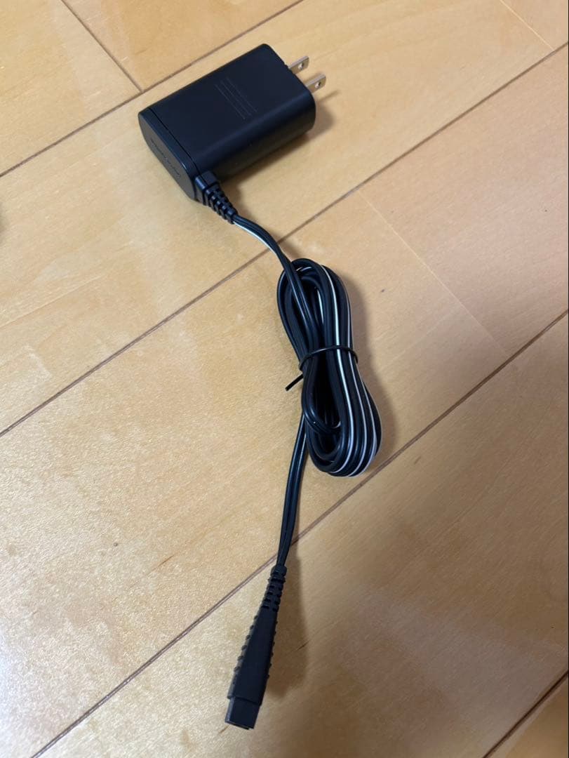 美品　パナソニック ラムダッシュ メンズ電気シェーバー　5枚刃　ES-CLV5B