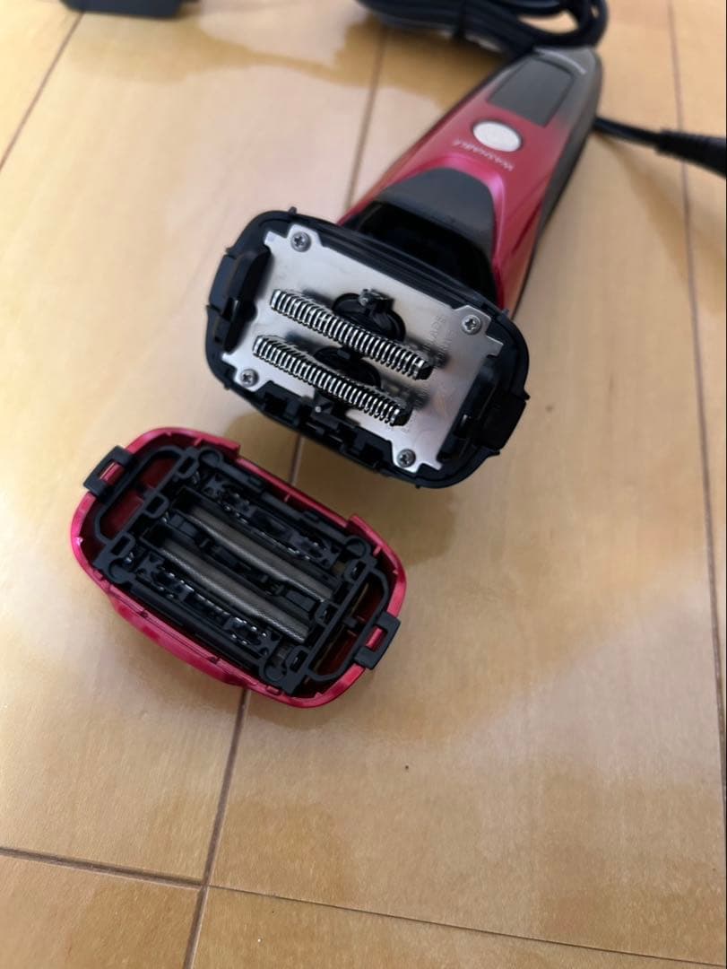 美品　パナソニック ラムダッシュ メンズ電気シェーバー　5枚刃　ES-CLV5B