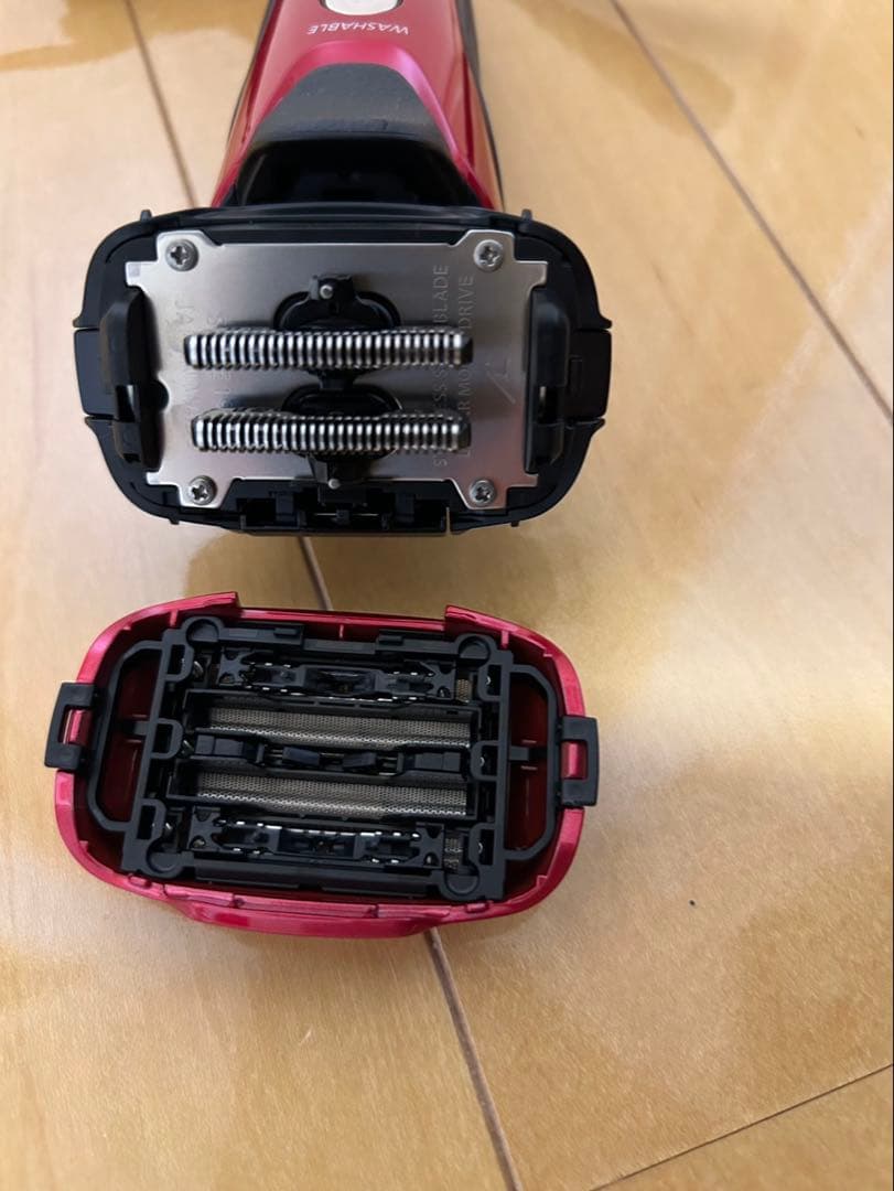 美品　パナソニック ラムダッシュ メンズ電気シェーバー　5枚刃　ES-CLV5B